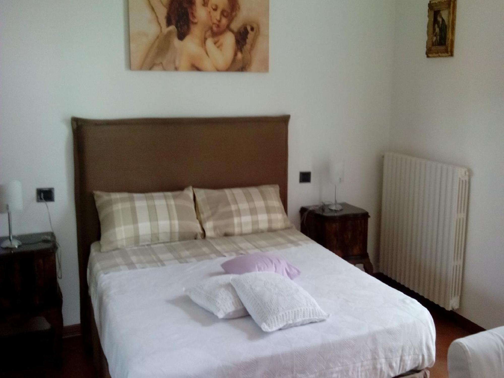 パラビアーゴ Crespi House Bed & Breakfast エクステリア 写真